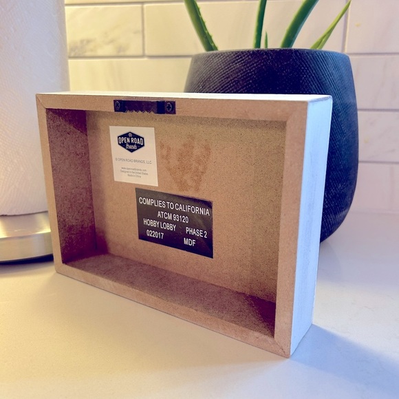 Mom Life Wood Sign Gray and White - Picture 2 of 2